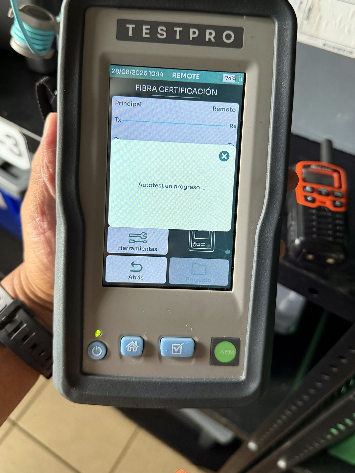 Autotest de certificación de enlace de fibra óptica con certificador en sitio